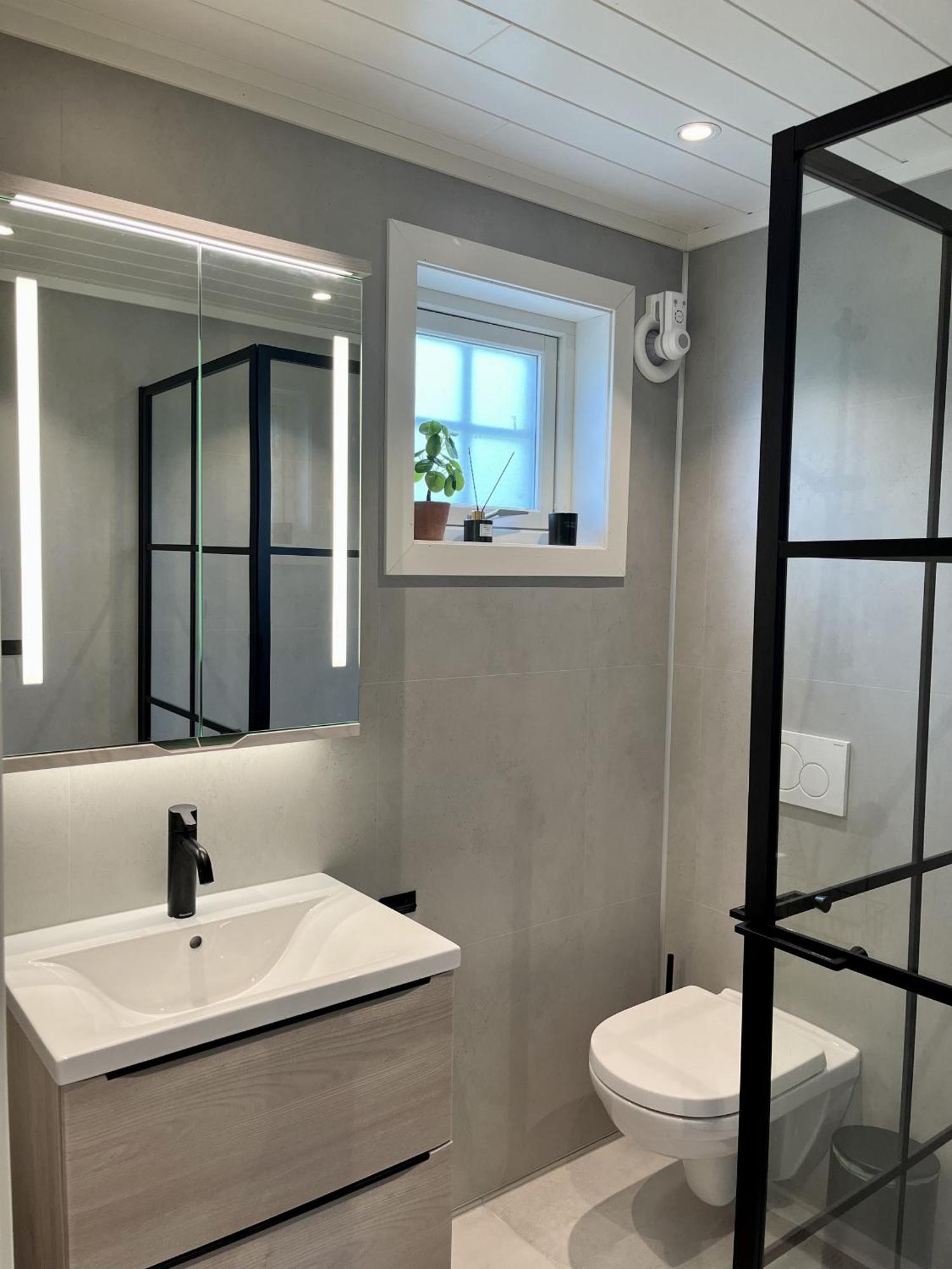 Villa Koselig Nyrestaurert Hus Med Flott Utsikt! Reine Exterior foto